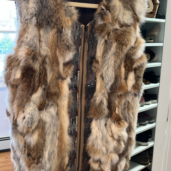 Gorgeous never worn rabbit fur vest - Picture 4 of 6